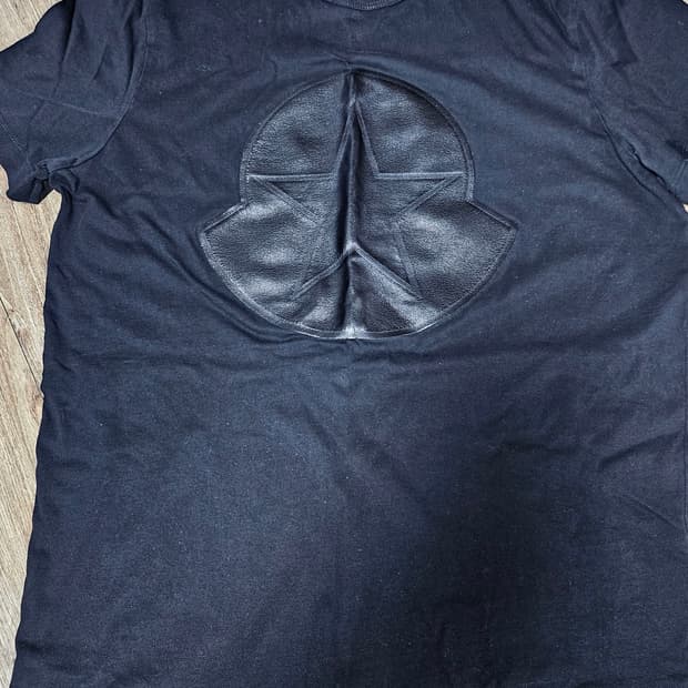 [A] 몽클레어 블랙 반팔 티셔츠 M