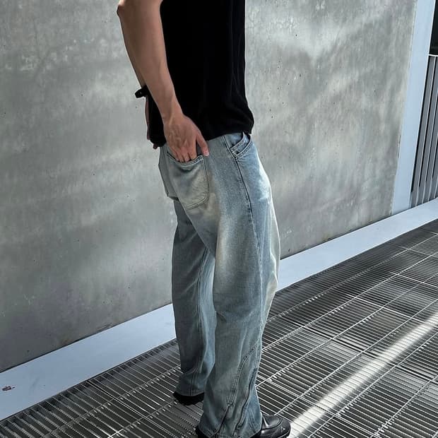 INCISION ZIPPER JEANS (LIGHT BLUE)
