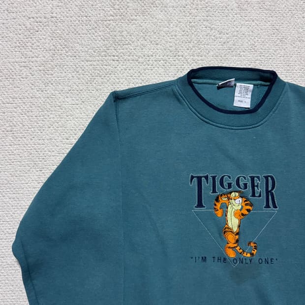 디즈니 푸우 타이거 자수 스웻셔츠 L
