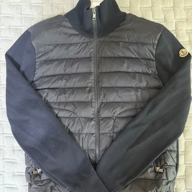몽클레어패딩니트