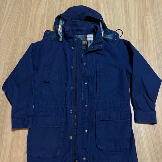 에디바우어 필드 코트