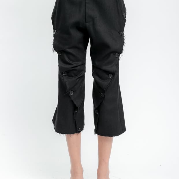 hyeinseo wavy wool pant 혜인서 웨이비 울팬츠 구해요