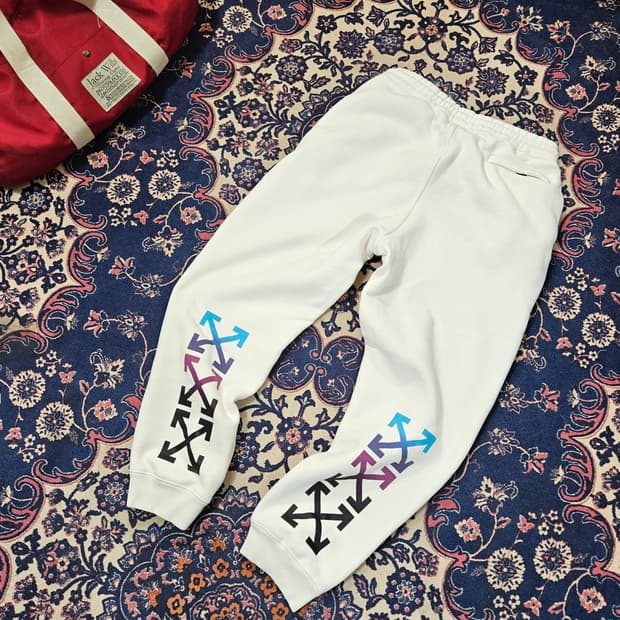 오프화이트 18AW 시그니쳐 프린팅 기모 팬츠 L size