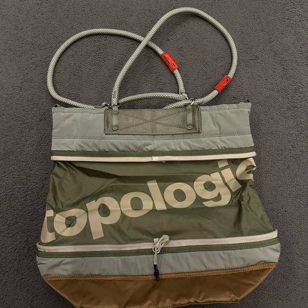 토폴로지 토트백 처분 