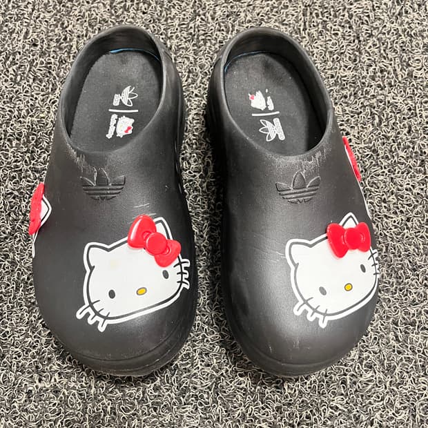 아디다스 헬로키티 아디폼 키티 블랙 235 뮬