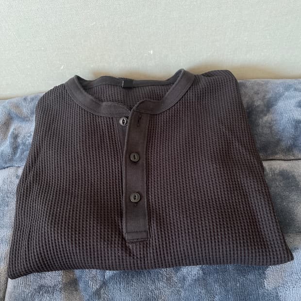 유니클로 와플 헨리넥 티