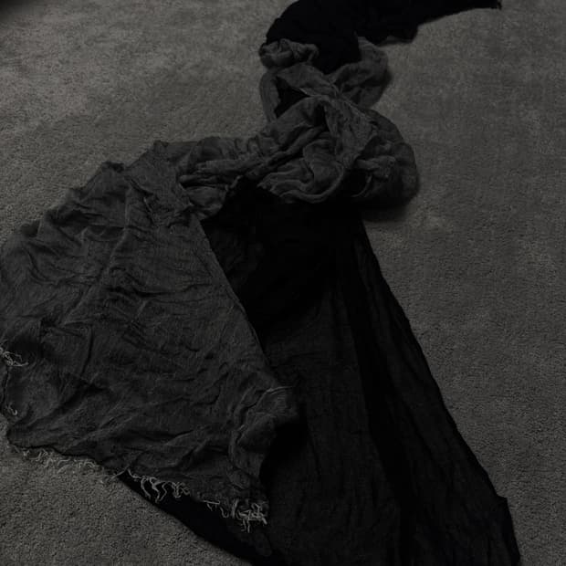 Vintage minimal grunge mood scarf