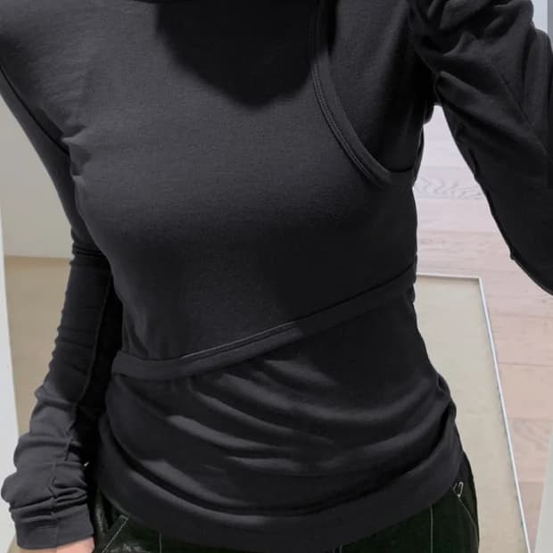 인사일런스우먼 레이어드 컷아웃 탑 블랙