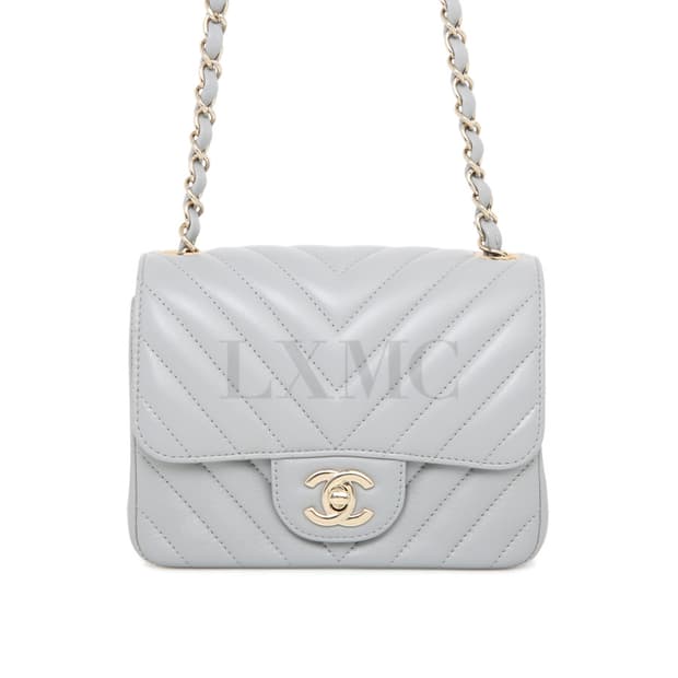 샤넬 쁘띠삭 쉐브론 미니크로스 램스킨 미니백 A35200