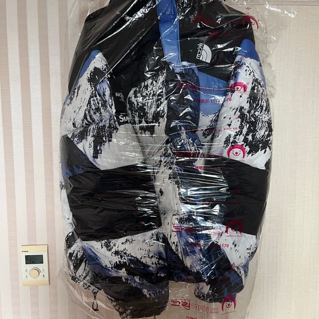 슈프림 노스페이스 설산 패딩 L