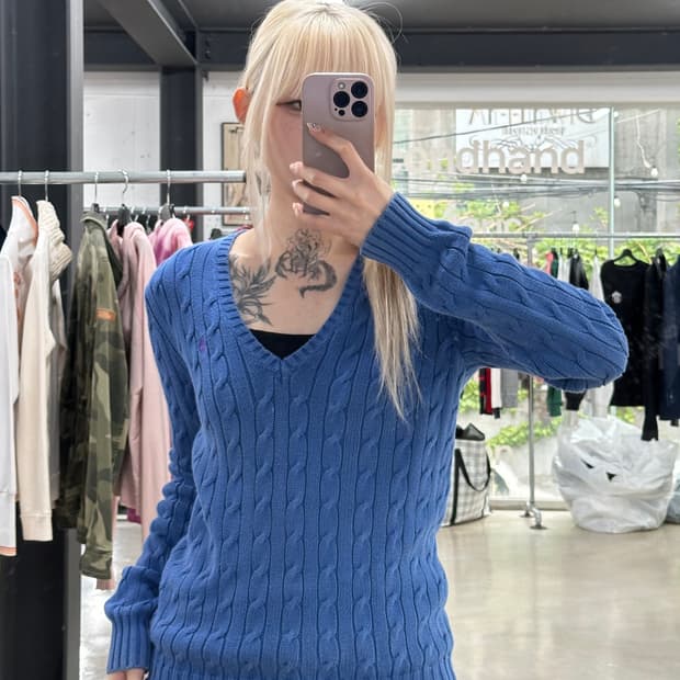 폴로 랄프로렌 브이넥 케이블 꽈배기 블루 니트