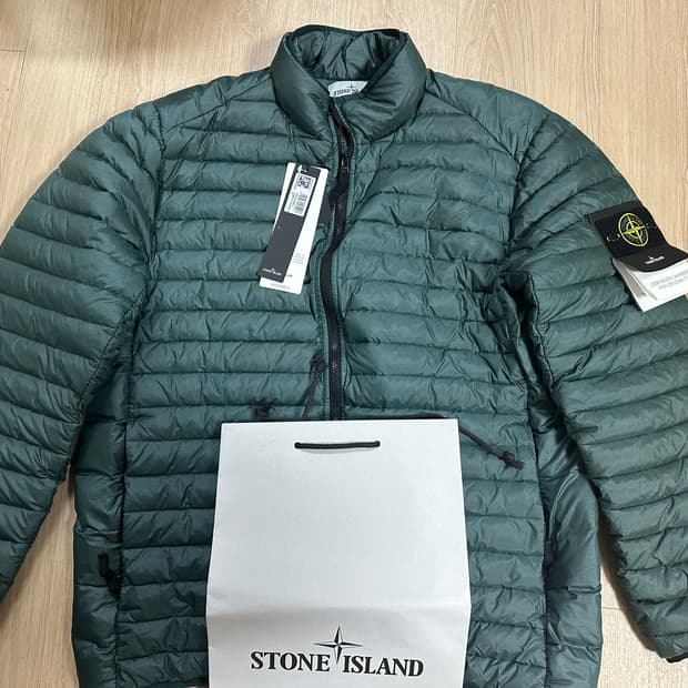 스톤아일랜드 24fw 룸우븐 경량패딩 새제품 XL