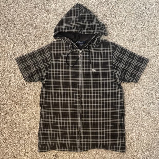 버버리 반팔후드티