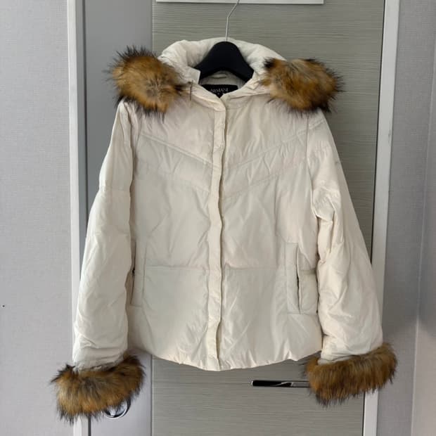 아르마니진스 아이보리 덕 다운 퍼 패딩 