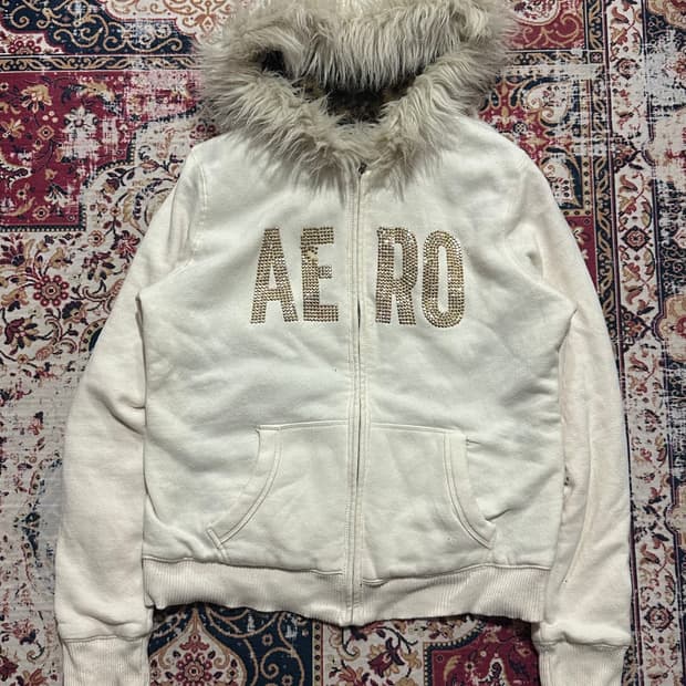 아로 큐빅 와투케 울프죠 후드집업