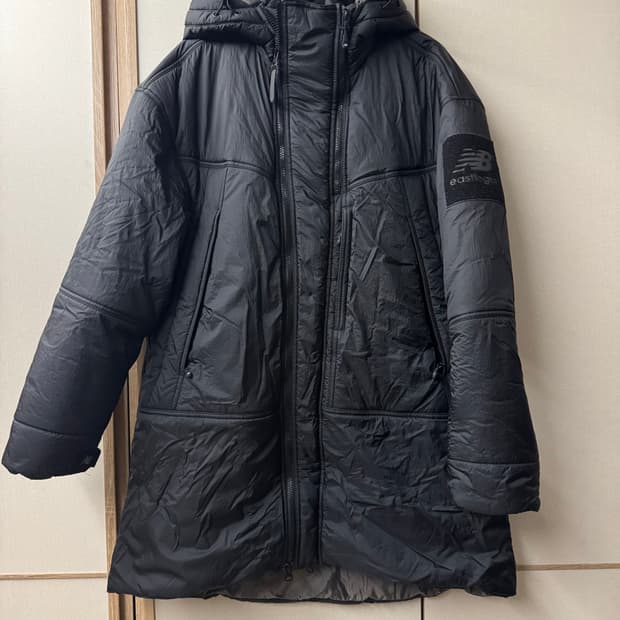 뉴발란스X 이스트로그 콜라보 패딩