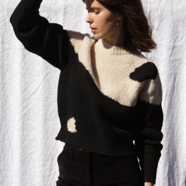 윤승아착용) 팔로마울 인양 스웨터 yin yang sweater