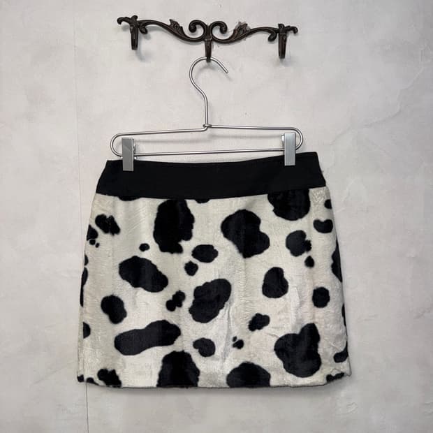 Black & white dalmatian fur mini skirt 