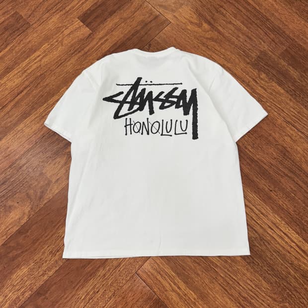L Stussy 스투시 호놀룰루 빅로고 화이트 반팔 티셔츠