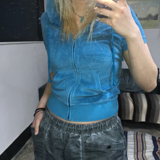 투티/0252 쥬시 꾸뛰르 블랙 라벨 슬림핏 y2k 후드집업 백 포인트