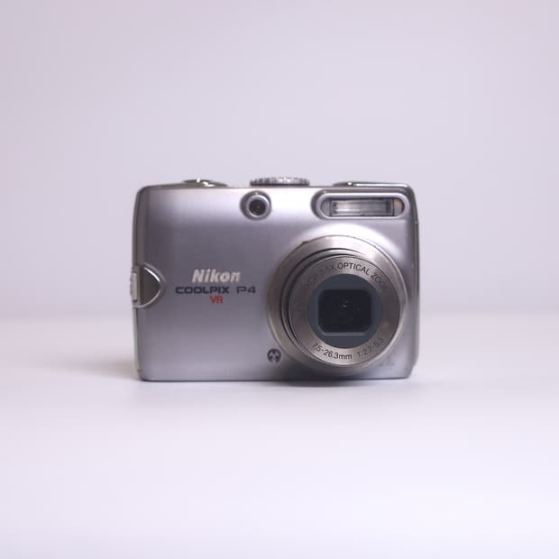 니콘 쿨픽스 P4