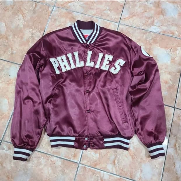 SWINGSTER 필라델피아 필리스 새틴 점퍼 버건디