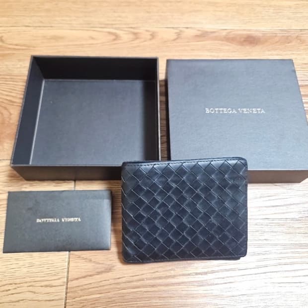 보테가 베네타 인트레치아토 반지갑 블랙