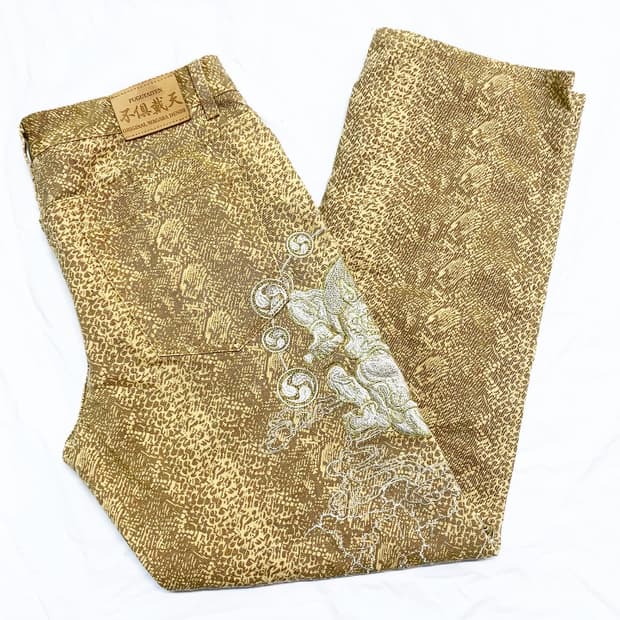 FUGUTAITEN - 풍신뇌신 자수 패턴 팬츠