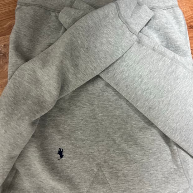 폴로 그레이 맨투맨