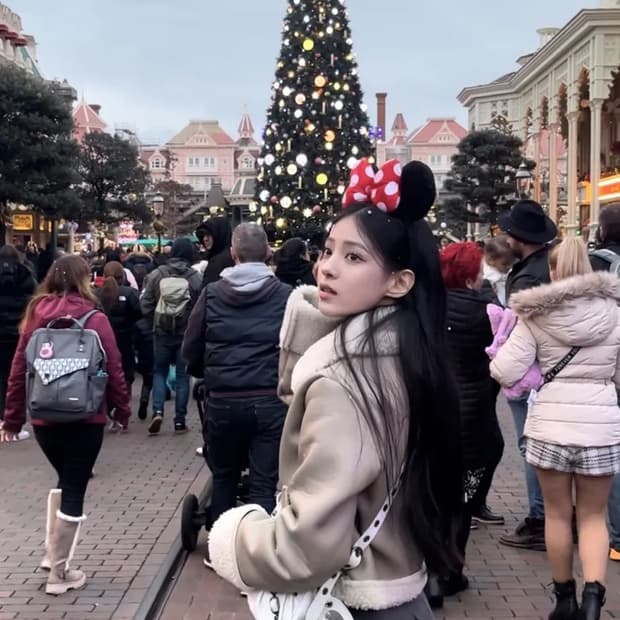 카키포인트 미니 베이지 무스탕