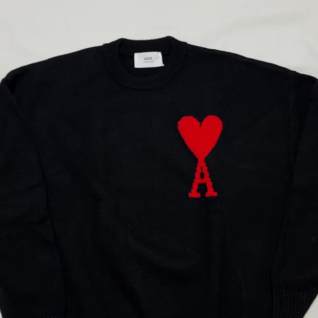 아미 빅하트 인타르시아 니트