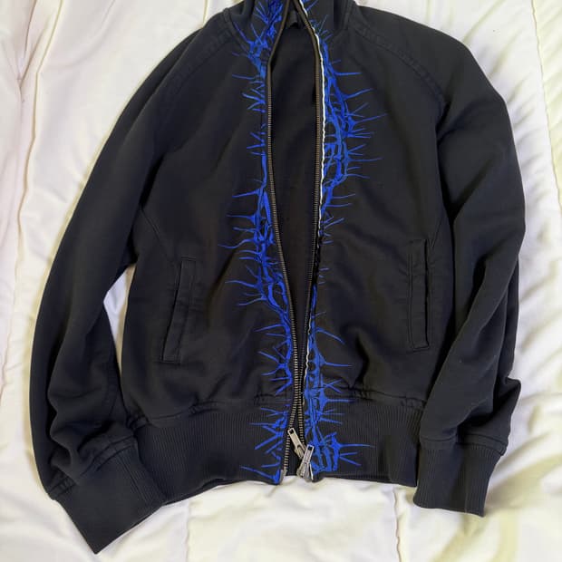 하이더 아커만 가시집업