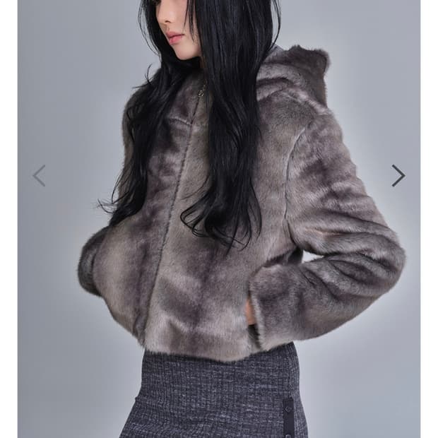 애즈온 카모 퍼 후드 자켓 그레이