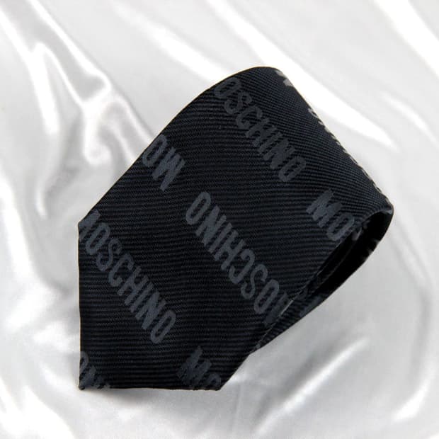 모스키노 8.3cm 미사용 신형 남자 명품 넥타이