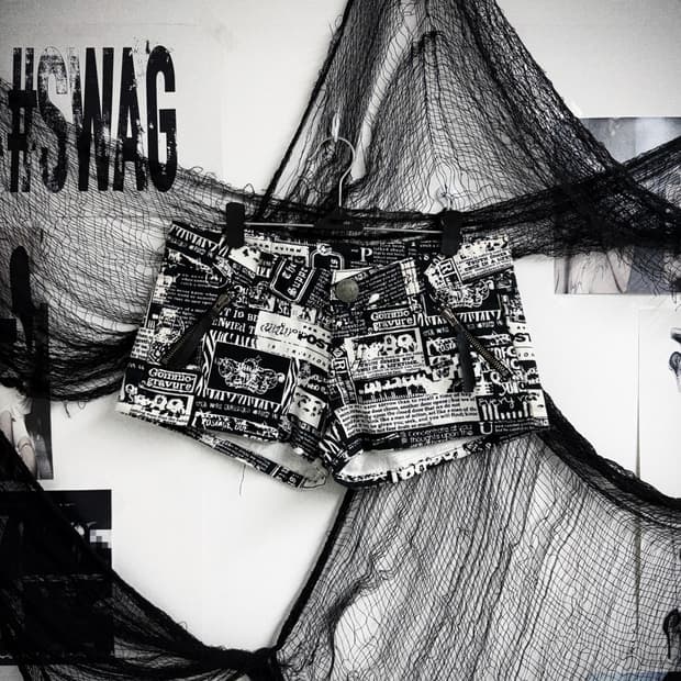 00s mood printing zipper shorts