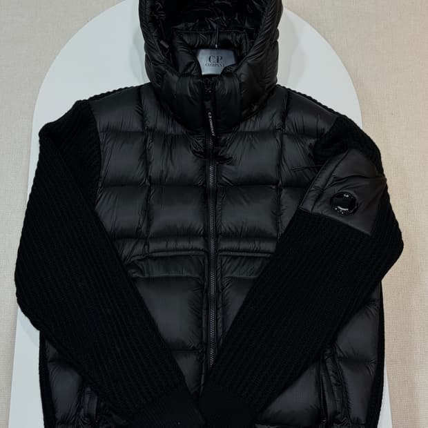 [정품]C.P 디디쉘 렌즈 와펜 니트 패딩