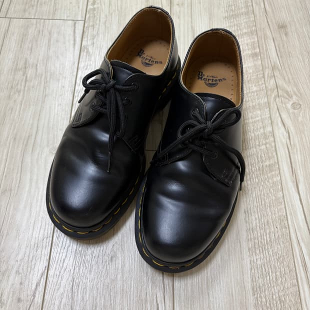 닥터마틴 1461 3홀 스무스 240