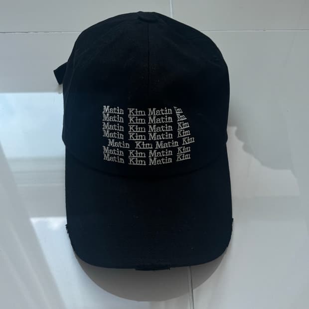 마뗑킴 레터링 모자 볼캡 블랙