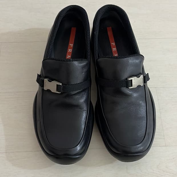  프라다 로퍼 225 정품 