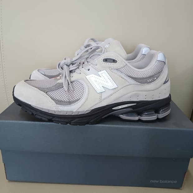 뉴발란스 2002  255