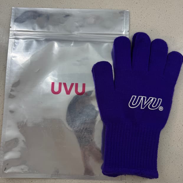 UVU 장갑 팝니다.