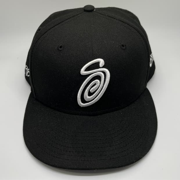 스투시 x 뉴에라 s로고 스냅백 블랙 7.5사이즈