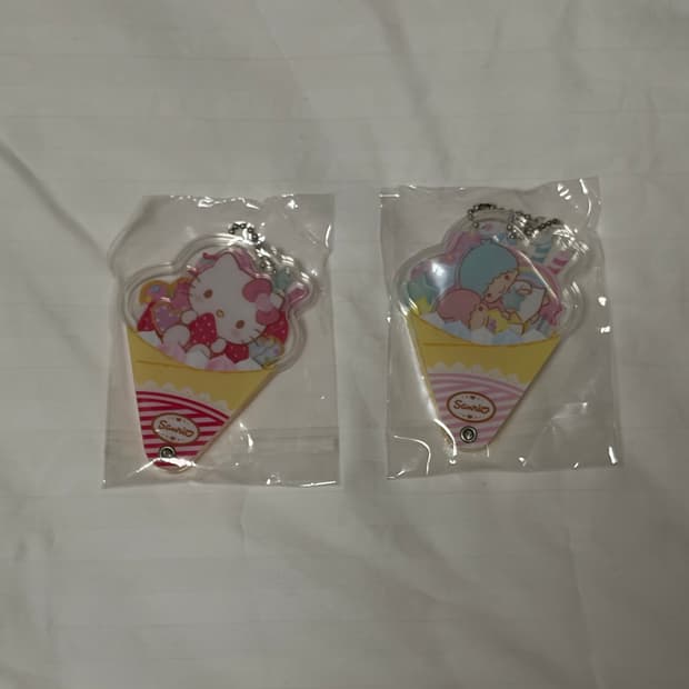 산리오 헬로키티 / 리틀트윈스타 아크릴 키링