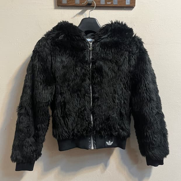 아디다스 퍼 후드 자켓