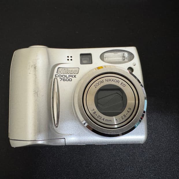 니콘 쿨픽스 7600 디카