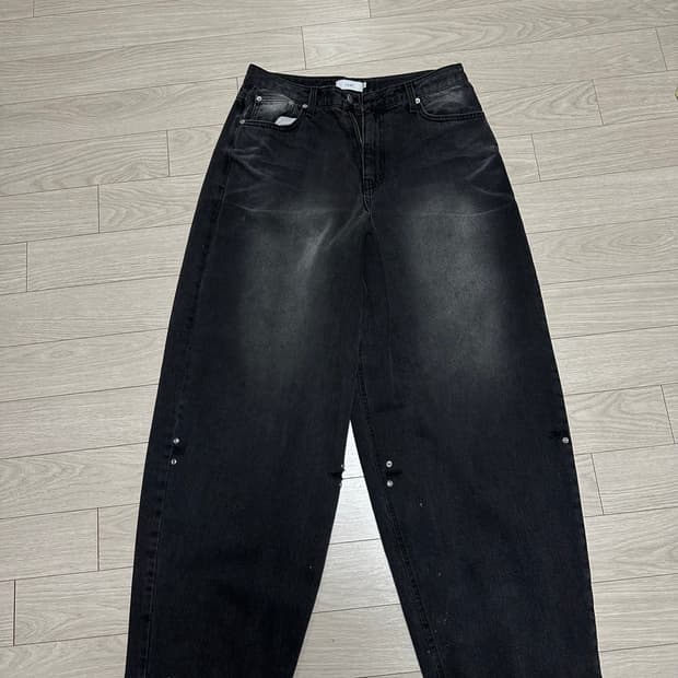 찡 디테일 와이드 벌룬 흑청 데님