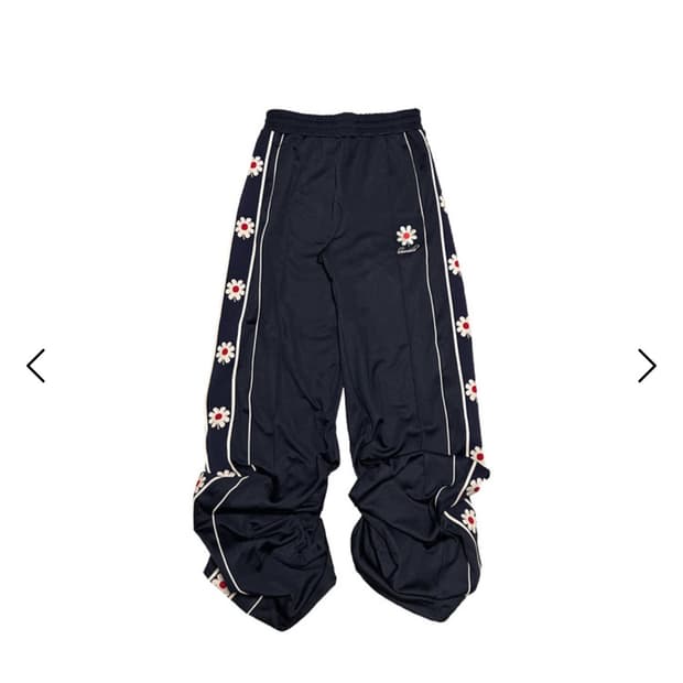 로레일즈 트랙팬츠 구해요