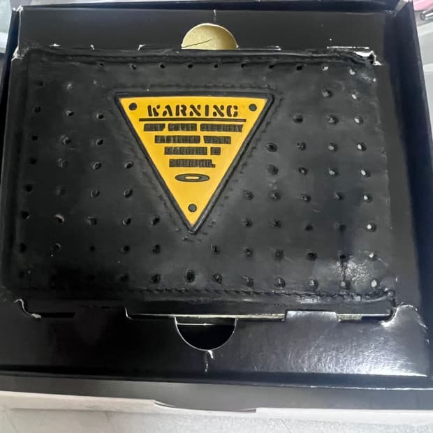 오클리 빈티지 90년대 yellow warning 가죽 지갑