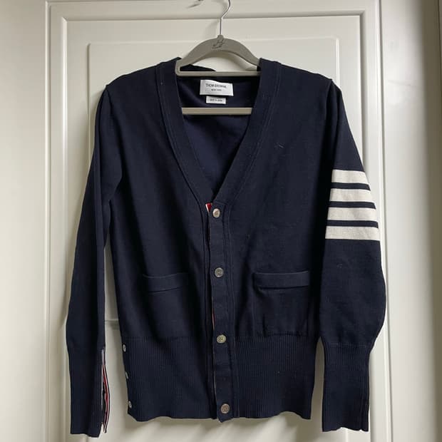 톰브라운 4바 밀라노 스티치 가디건 네이비