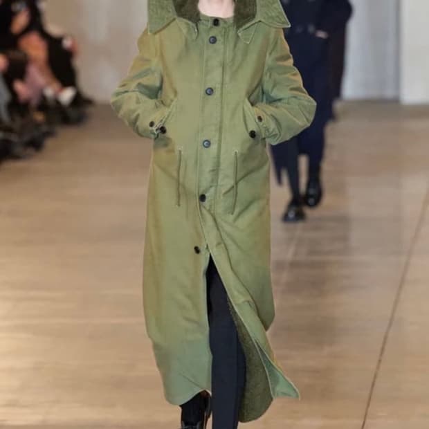 프라다 23fw 후디드 맥시 파카 38